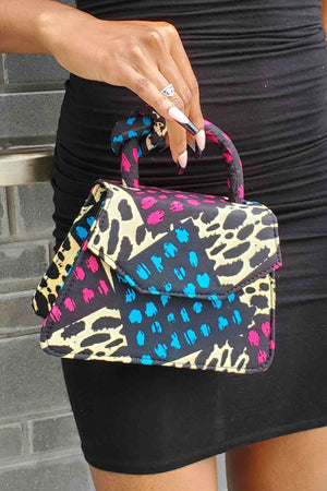 
            
                Load image into Gallery viewer, African bag. mini shoulder bag. Mini crossbody bag for women.
            
        