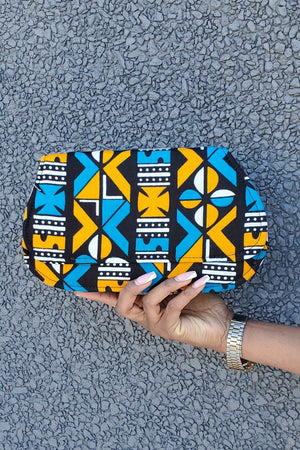 
            
                Load image into Gallery viewer, Women&amp;#39;s clutches. African print clutches. African bags for women. Gift ideas for women. African print accessories
            
        