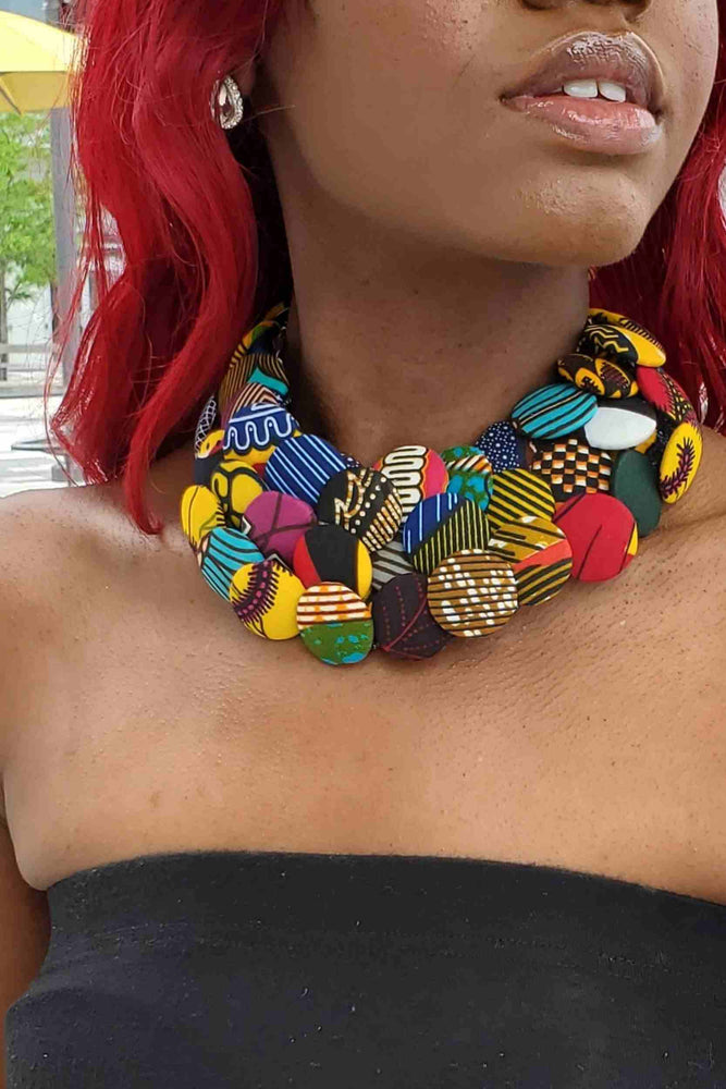 
            
                Load image into Gallery viewer, African necklace. Multicolor necklace. Necklaces for girlfriend. necklace design. African button necklace. Vintage necklace.
            
        